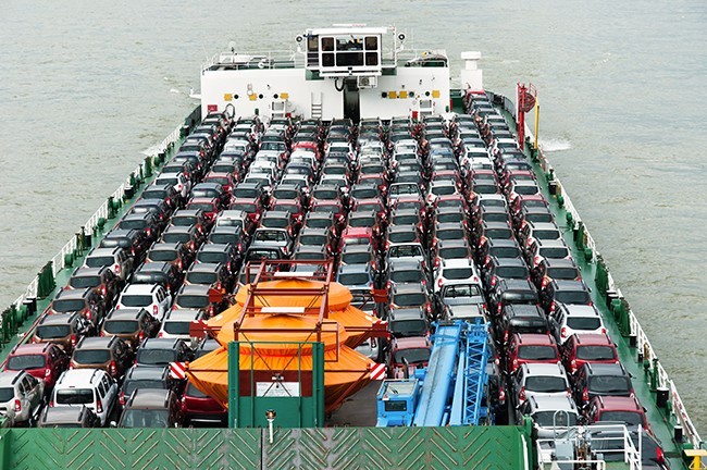 2023年6月汽車工業(yè)經(jīng)濟(jì)運(yùn)行情況：產(chǎn)銷分別完成256.1萬輛和262.2萬輛!